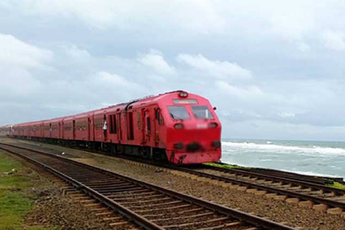 கடலோர தொடருந்து பாதை புனரமைப்பு குறித்து வெளியான தகவல் | Work Underway New Sleepers Railway Line