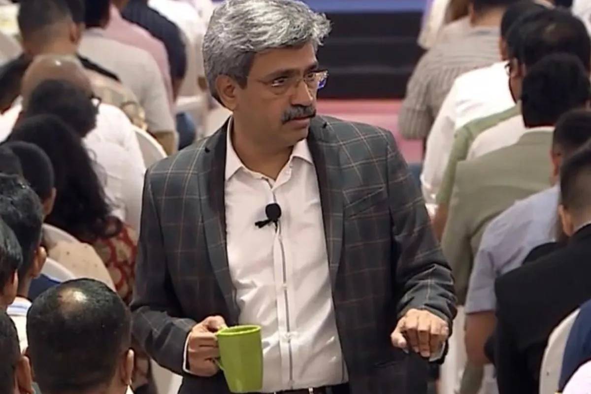 டிரேடிங் அகாடமி ஒன்றிற்கு செபியின் அதிர்ச்சி வைத்தியம்: ரூ. 546 கோடியைத் திரும்ப வழங்க உத்தரவு | Sebi Avadhut Sathe Trading Academy டிரேடிங் அகாடமி ஒன்றிற்கு செபியின் அதிர்ச்சி வைத்தியம்: ரூ. 546 கோடியைத் திரும்ப வழங்க உத்தரவு | Sebi Avadhut Sathe Trading Academy