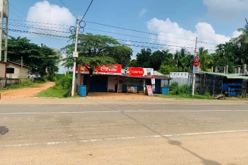 பொருட்களின் விலையேற்றத்தைக் கண்டித்து வவுனியாவில் கதவடைப்பு போராட்டம் (Photos)