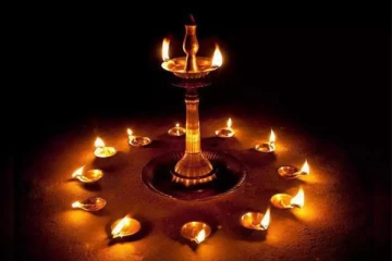 வீட்டில் விளக்கேற்றுவதற்கு உகந்த திரி இது தான் - கட்டாயம் அறிந்துக்கொள்ளுங்கள்