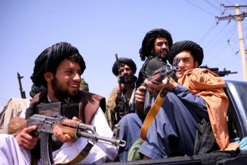 ரொட்டியை திருடிய சிறுவர்கள்..கட்டி வைத்து துன்புறுத்திய தலீபான்கள்