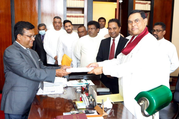 பசிலின் பதவி விலகல் அறிவிக்கப்பட்டது! நாடாளுமன்றில் பகிரங்க உரையாற்றியுள்ள மகிந்த (Live) | Mahinda Rajapaksha Today At Parliament