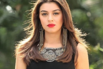 மது பாட்டிலுடன் நடிகை ஹன்சிகா.. புகைப்படத்தை பார்த்து ஷாக்கான ரசிகர்கள்.