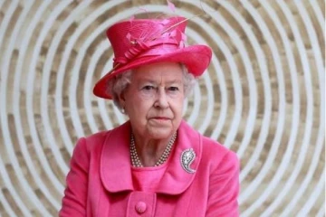 பிரித்தானிய மகாராணியால் போரை அறிவிக்க முடியும்! பாஸ்போர்ட் இல்லாமல் உலகம் சுற்றலாம்.. சக்திவாய்ந்த பெண்