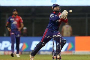 ஐபிஎல்! கையை நோக்கி வந்த கேட்சை கோட்டை விட்ட கேப்டன்... வைரலாகும் வீடியோ