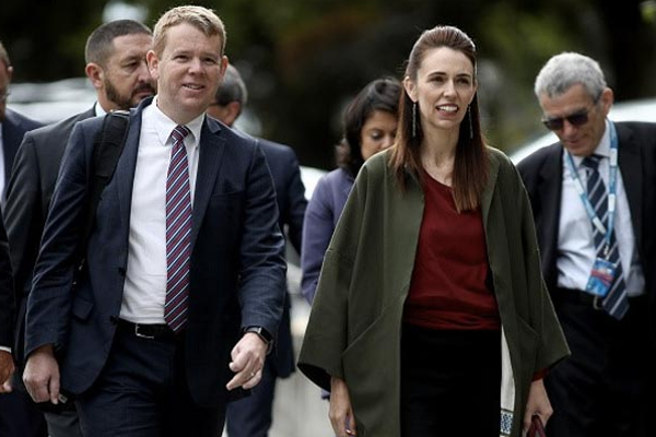நியூசிலாந்தில் புதிய பிரதமர் இன்று பதவியேற்பு! | New Zealand Prime Minister Sworn In Today