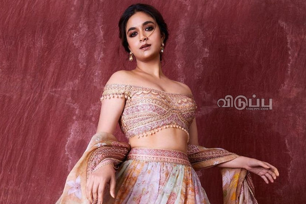 கீர்த்தி சுரேஷை ஓரங்கட்ட பார்த்தாங்க!! பல உண்மையை உடைத்த பத்திரிக்கையாளர்.. | Nteresting Information About Keerthy Suresh