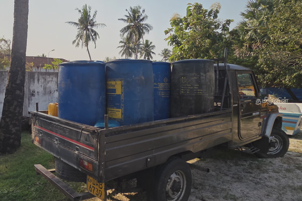 இரகசிய தகவலின் அடிப்படையில் 500 லீட்டர் மண்ணெண்ணெய் உடன் வசமாக சிக்கிய நபர் | Suspet Arrest Paruthithurai