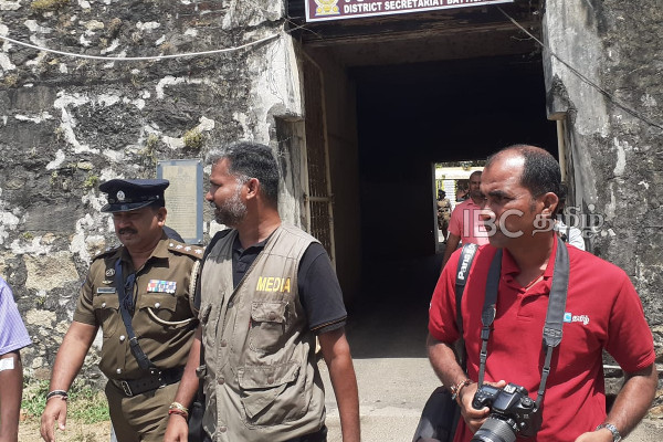 முறுக்குள்ள செய்தியாளர் சசி | Sasi Is A Twisted Reporter