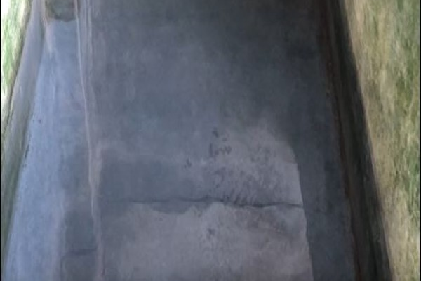 மட்டக்களப்பில் திடீரென நீல நிறமாக மாறிய நீர் ; அதிர்ச்சியில் மக்கள் | Water Suddenly Turns Blue In Batticaloa மட்டக்களப்பில் திடீரென நீல நிறமாக மாறிய நீர் ; அதிர்ச்சியில் மக்கள் | Water Suddenly Turns Blue In Batticaloa