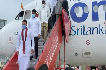 வரலாற்று சிறப்புமிக்க  நகரில் முதலாவதாக தரையிறங்கிய  இலங்கை விமானம்!