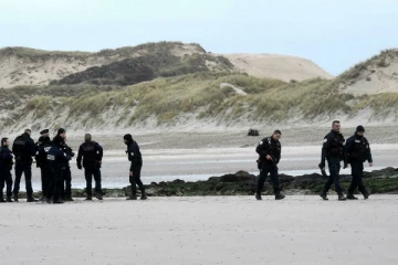 புலம்பெயர்ந்தோர் 27 பேர் தண்ணீரில் மூழ்கி உயிரிழந்த சம்பவம்: பிரான்ஸ் மற்றும் பிரித்தானிய அதிகாரிகள் மீது வழக்கு