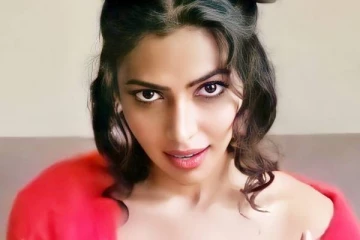 இதெல்லாம் ரொம்ப ஓவர்..குட்டை ஆடையில் நடிகை அமலாபால் வெளியிட்ட போட்டோ..