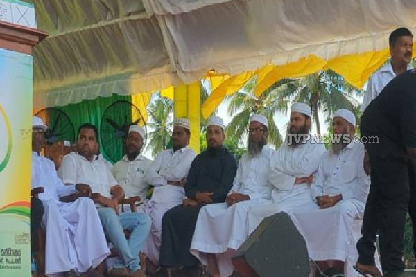 சஜித்தின் பிரச்சார கூட்டத்தில் பௌத்த, இந்து, கிறிஸ்தவ மத குருமார்களுக்கு ஏற்பட்ட நிலை! எழுந்துள்ள சர்ச்சை | Sajith S Campaign Rally Buddhist Hindu Boycotted