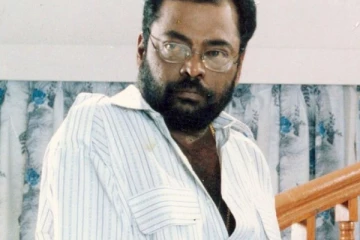 நடிகர் மணிவண்ணன் திருமணத்தில் கலந்துகொண்ட கவுண்டமணி!  போட்டோவை பார்த்திருக்கிறீர்களா