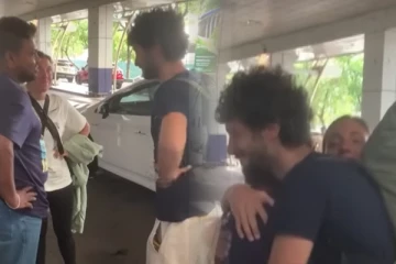 இலங்கை வந்த இத்தாலி தம்பதியை நெகிழ வைத்த இளைஞன்