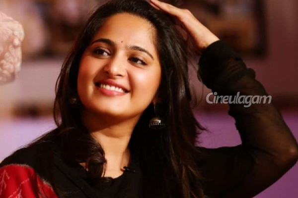 நயன்தாரா, சமந்தாவை ஓரங்கட்டி முதலிடத்தை பிடித்த திருமணமாகி குழந்தை பெற்ற நடிகை.. யார் தெரியுமா | Most Searched South Indian Actress In Google