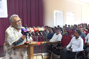 மாகாண சபைகளுக்கு பொலிஸ் அதிகாரம் தேவை: மகிந்த தேசப்பிரிய (Photos)