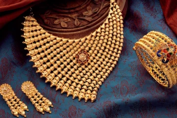 வாரம் முழுவதும் இறங்கிய வேகத்தில் ஏறிய தங்கம் விலை - இல்லத்தரசிகள் ஷாக்!