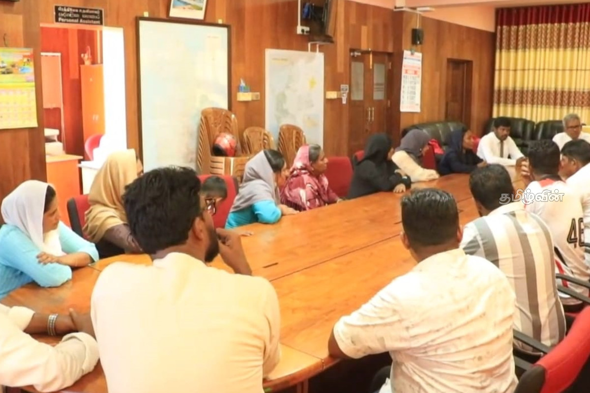 மன்னாரில் புதிய அதிபரை நியமிக்க கோரி போராட்டம் முன்னெடுப்பு | Protest In Demanding Appointment Of New Principal