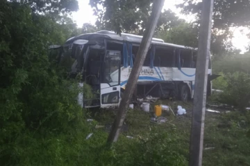 கொழும்பிலிருந்து பயணித்த தனியார் சொகுசு பேருந்து விபத்து; பயணிகள் நிலை என்ன?