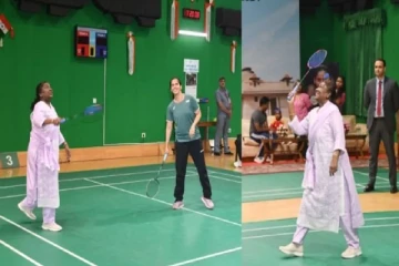 சாய்னா நேவால் உடன் பேட்மிண்டன் விளையாடிய இந்திய ஜனாதிபதி! குவியும் பாராட்டுக்கள்