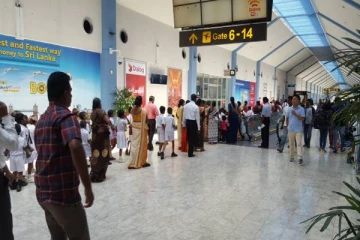 இலங்கையில் இருந்து வெளியேற விரும்பும் 60 வீதமான மக்கள்! ஆய்வில் வெளியான தகவல்
