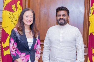 ஜனாதிபதி அநுரவுக்கும் அமெரிக்க தூதுவர் ஜூலி சங்கிற்கும் இடையில் கலந்துரையாடல்