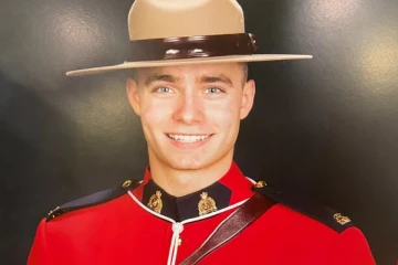 பட்டப்பகலில் இளம் பொலிஸ் அதிகாரி கொலை... சிக்கிய பெண் உட்பட இருவர்