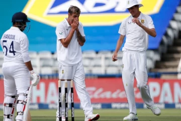 அடுத்தடுத்த பந்துகளில் இந்திய வீரர்கள் விக்கெட்களை வீழ்த்திய தென்னாப்பிரிக்க வீரர் படைத்த புதிய சாதனை