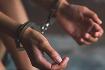 இரகசிய தகவலால் கைதான இளைஞன் ; சோதனையில் மீட்க்கப்பட்ட பொருட்கள்