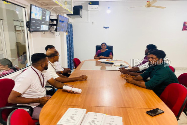 வடக்கு கடற்பரப்பில் கரை ஒதுங்கும் இரசாயன கழிவுப்பொருட்கள் : அகற்ற துரித ஏற்பாடுகள் | Chemical Waste Washing Up On The Northern Seaboard வடக்கு கடற்பரப்பில் கரை ஒதுங்கும் இரசாயன கழிவுப்பொருட்கள் : அகற்ற துரித ஏற்பாடுகள் | Chemical Waste Washing Up On The Northern Seaboard