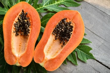 பப்பாளி பழம் அதிகமாக சாப்பிடுவதால் இந்த பக்கவிளைவுகள் உண்டாகும்! ஐாக்கிரதையாக இருங்க