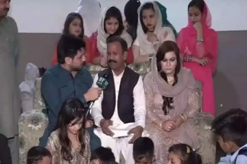 பிற மனைவிகள் சம்மதத்துடன் அடுத்தடுத்த திருமணம்! குடும்பத்தில் 62 பேருடன் குதூகலமாக வாழும் நபர்