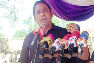 நாங்கள் விரும்பாமல் அரசியலிலிருந்து யாரும் எங்கள் ஒரு முடியை கூட நகர்த்த முடியாது : எஸ்.வியாழேந்திரன் (VIDEO)