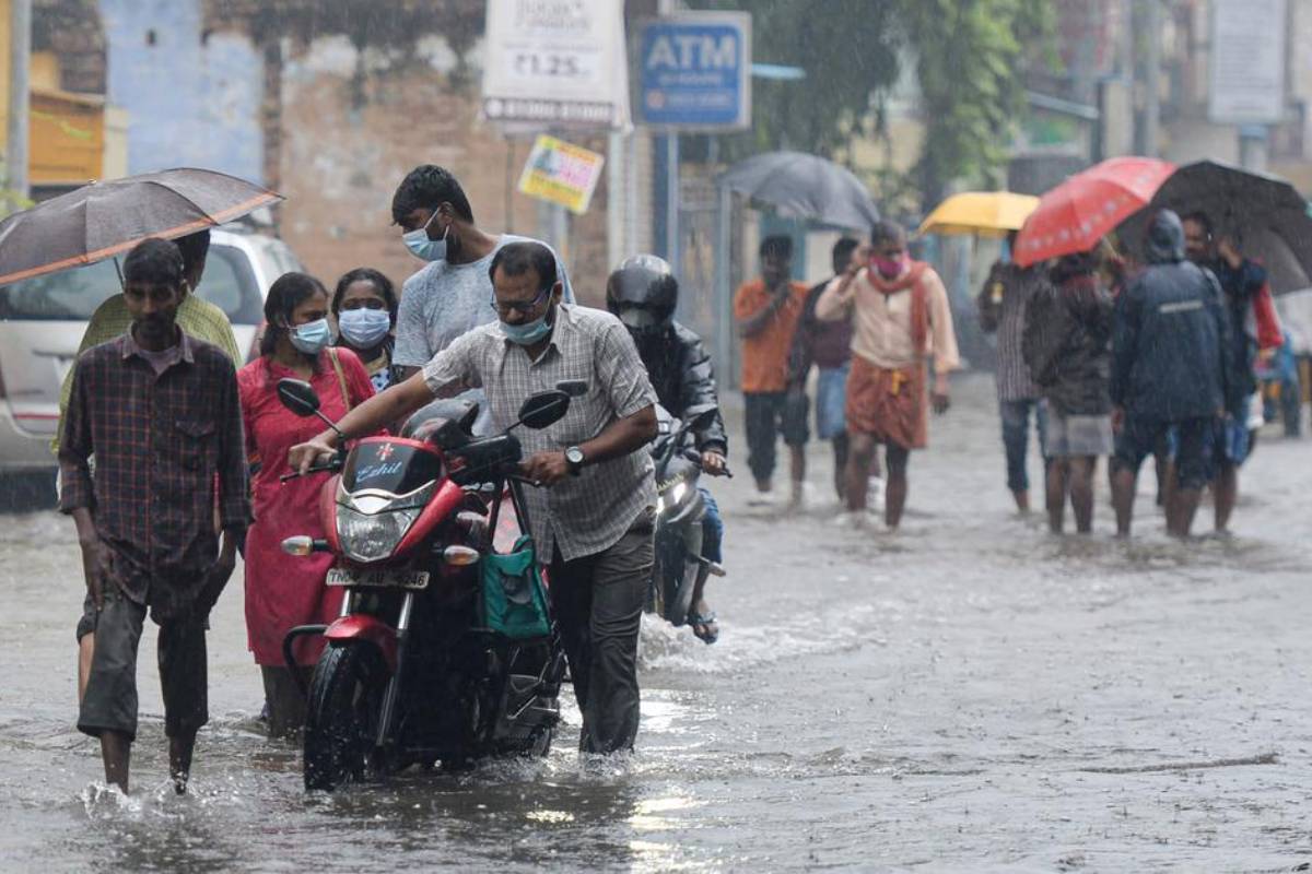 தமிழகத்தில் இன்று 3 மாவட்டங்களுக்கு ஆரஞ்சு அலர்ட்- வானிலை மையம் தகவல் | Orange Alert For 3 Districts In Tamilnadu Today