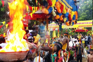 யாழில் கொட்டும் மழைக்கு மத்தியில் தூக்குக் காவடியுடன் திலீபனுக்கு அஞ்சலி! பலரும் நெகிழ்ச்சி (Photos)