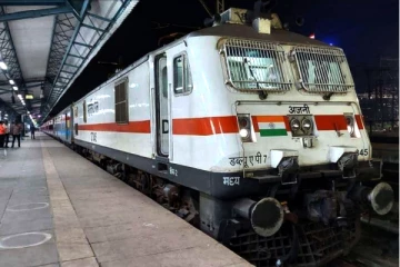 புது டெல்லி ரயில் நிலையத்தில் இளம் பெண்ணுக்கு நடந்த சோகம்; 4 ரயில்வே ஊழியர்கள் கைது