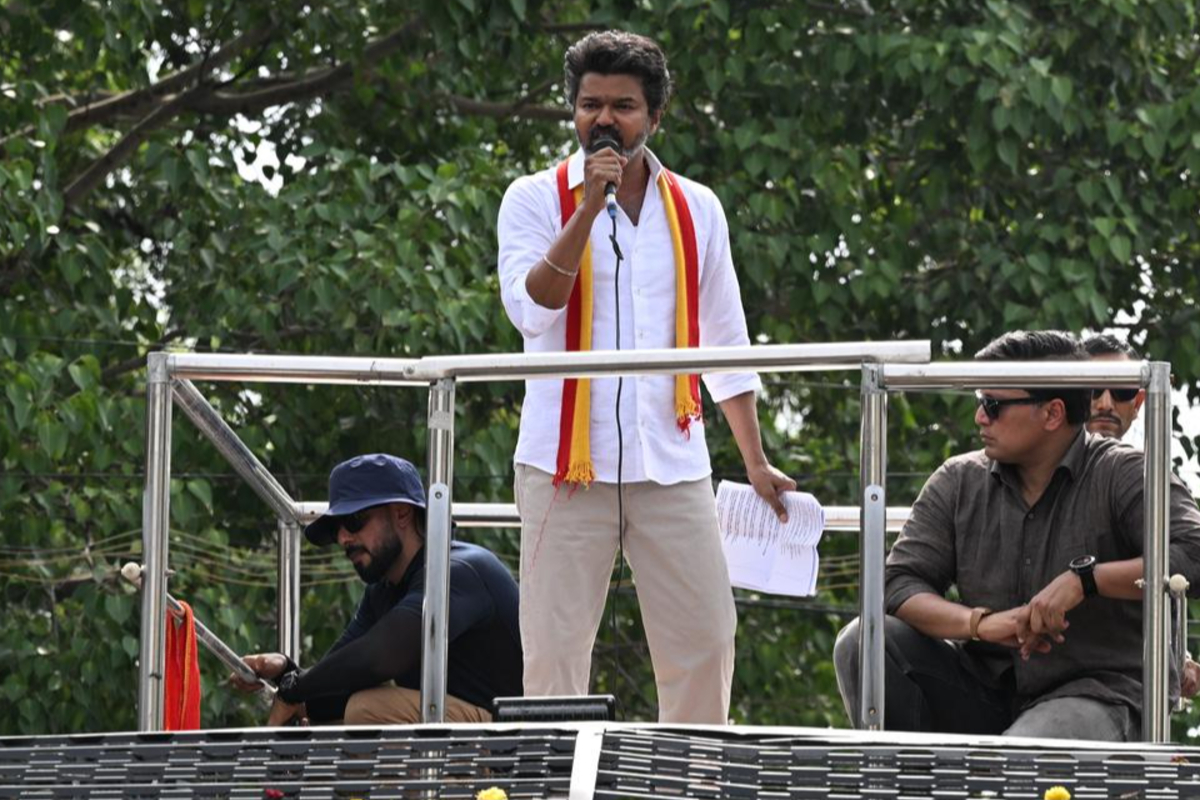 தமிழகத் தேர்தல் களத்தின் பெரும் கேள்விக்குறியாக விடைபெற்ற விஜய் | Tamilnadu Elections Vijay Doubtful Farewell தமிழகத் தேர்தல் களத்தின் பெரும் கேள்விக்குறியாக விடைபெற்ற விஜய் | Tamilnadu Elections Vijay Doubtful Farewell
