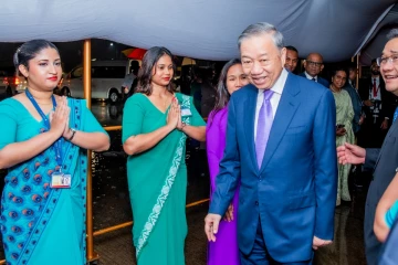 වසර 15 ට පසු සිදුවූ සංචාරය නිම වෙයි - මෙරටට ආ වියට්නාම් ජනපති ඇතුළු පිරිස දිවයිනෙන් පිටව යයි