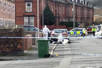 பிரித்தானியாவில் 17 வயது சிறுவனுக்கு கத்திக்குத்து: சோகத்தில் முடிந்த வீட்டு பார்ட்டி