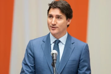 நத்தார் விடுமுறையைக் கொண்டாடிய பிரதமருக்கு ஏற்பட்ட நெருக்கடி