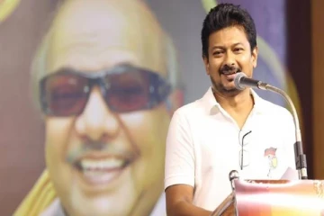 திட்டங்களுக்கு கலைஞர் பெயர் வைக்காமல்.. கரப்பான்பூச்சி பெயரா வைக்கனும் - உதயநிதி கேலி!