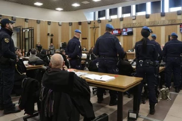 ஐரோப்பிய நாடொன்றில் இளம்பெண் ஆணவக் கொலை... ஆசிய தம்பதிக்கு ஆயுள் தண்டனை விதிப்பு