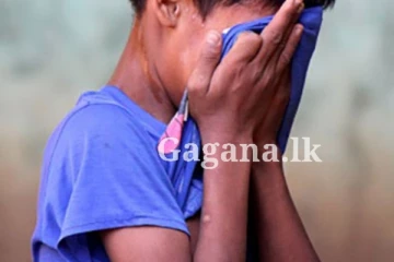 දරු දෙදෙනෙක් මහමඟ දමා ගිහින්.. එක් දරුවෙක් මාස 06යි.. - මෙරටින් ඇහෙන හද කම්පා කරවන පුවතක්.