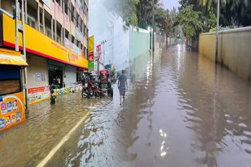 யாழில் பெய்துவரும் கனமழை: 435 குடும்பங்கள் நிர்க்கதி