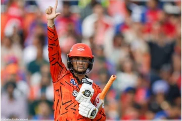 பவர்பிளேயில் 105 ரன்! 18 பந்துகளில் அரைசதம்..வேட்டையாடிய அபிஷேக் ஷர்மா (வீடியோ)