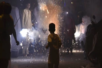 தீபாவளிக்கு பட்டாசு வெடிக்க 19 கட்டுப்பாடுகள்.. என்னென்ன தெரியுமா? அவசியம் பாருங்க!