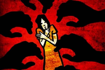 பெற்றோர்களின் கண்முன்னே துடிதுடித்த மகள்: 8 பேர் செய்த வன்கொடுமை! காரணம் அண்ணனா?