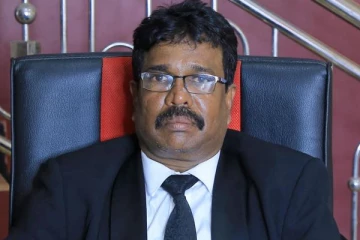 விபத்தில் சிக்கிய யாழ் பிரபல சட்டத்தரணி உயிரிழப்பு!